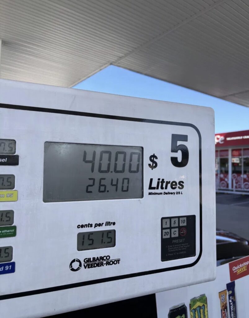 オーストラリアのガソリン価格1リットル151.5セント